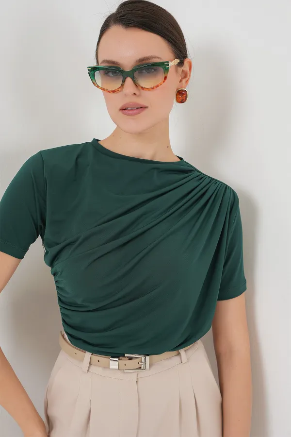 Chemisier Sandy à manches courtes et détails froncés 945 - Vert émeraude