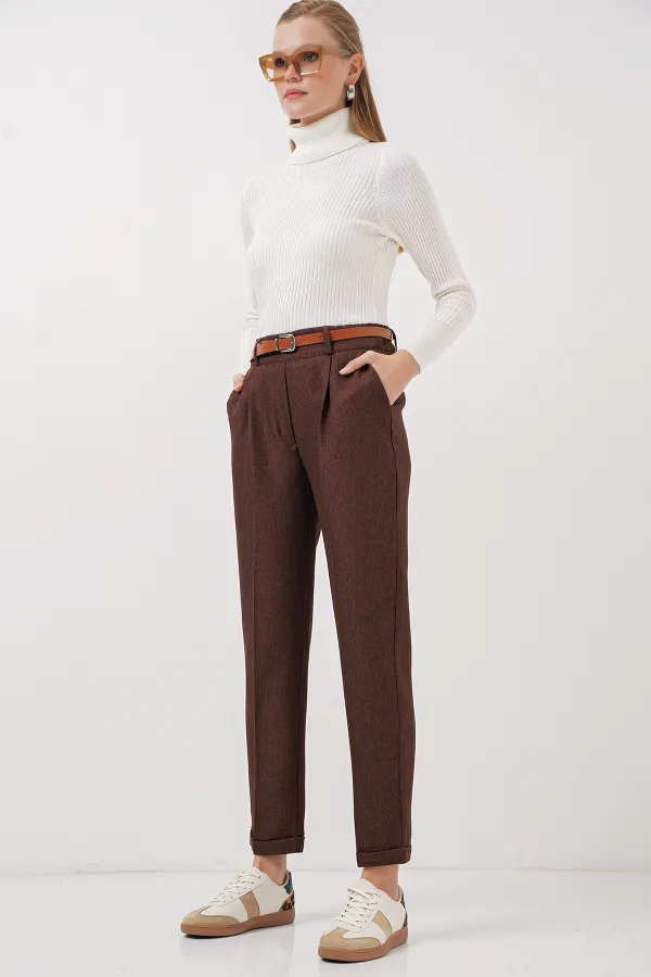 6686 Women's Pleated Belted Fabric Trousers - Brown