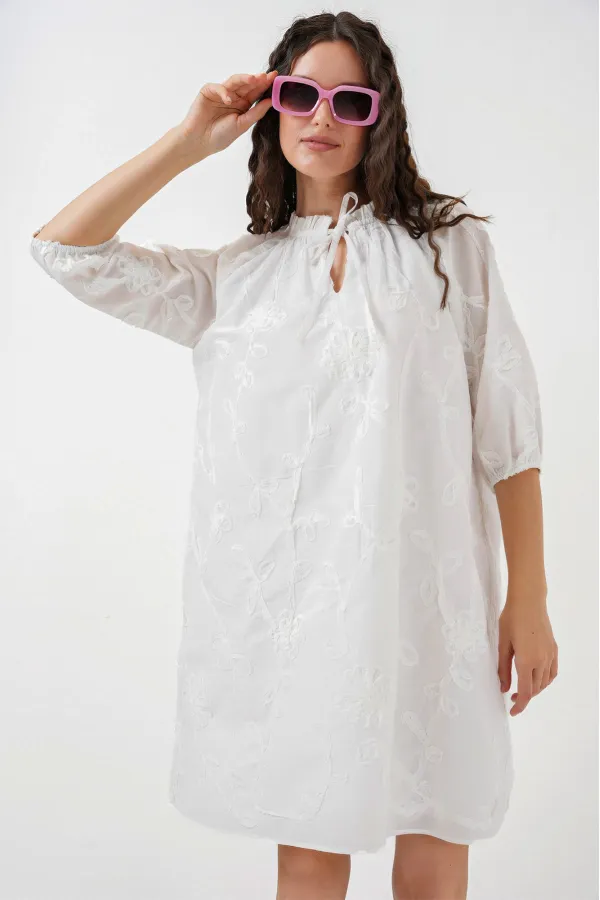 Robe courte à motifs pour femme 2528 - Blanche