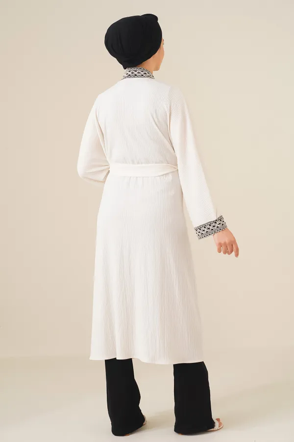 5865 Embroidered Knitted Long Kimono - White