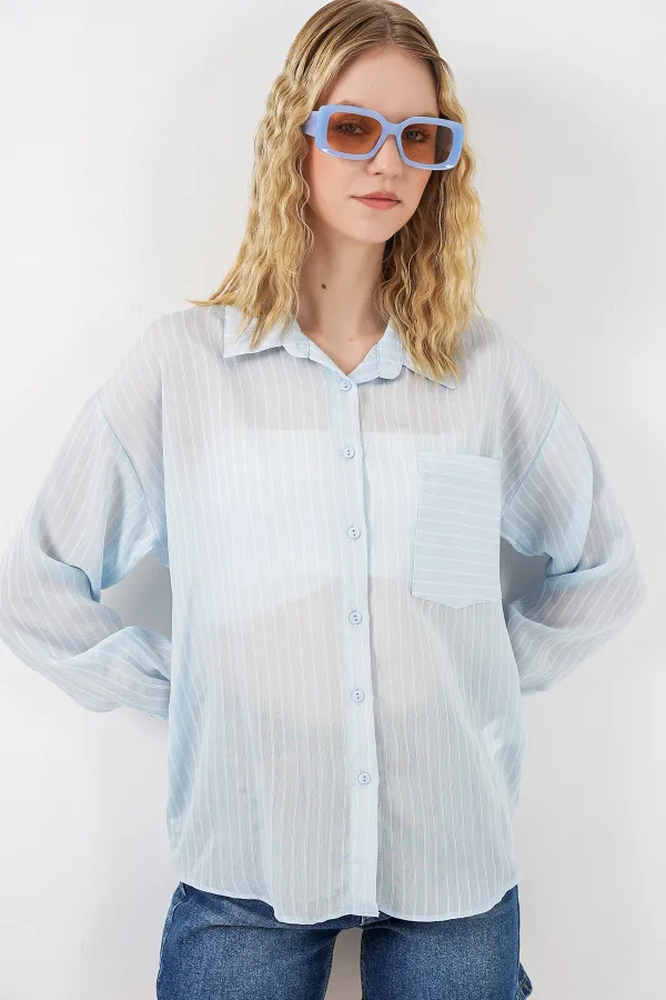 Kadın Tek Cepli Çizgili Oversize Gömlek 20375 - Mavi Kadın Tek Cepli Çizgili Oversize Gömlek 20375 - Mavi