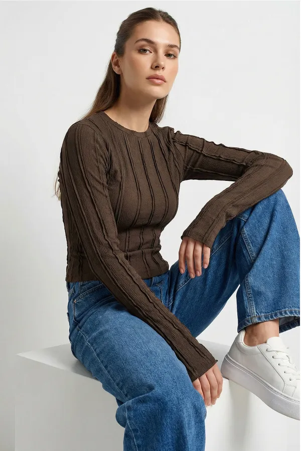 Women's Textured Knit Blouse 980 - Brown Women's Textured Knit Blouse 980 - Brown