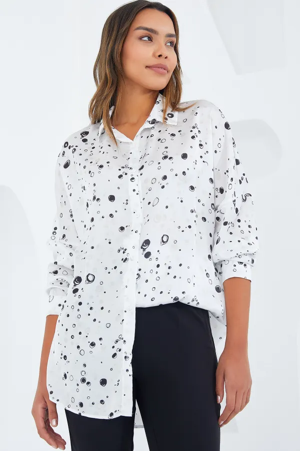 Chemise oversize en satin à motifs noirs et blancs pour femme 3985