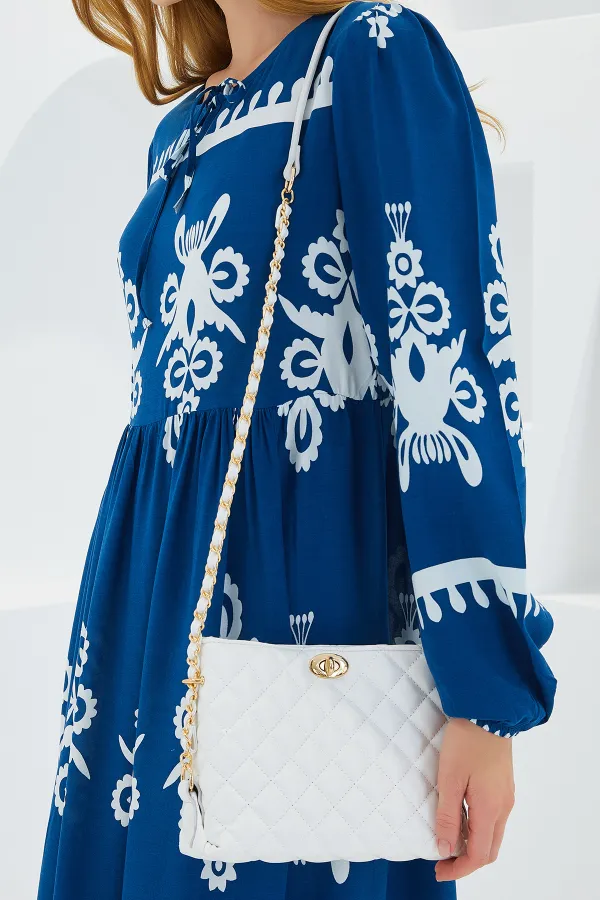 Sac bandoulière blanc pour femme avec détail chaîne 010165