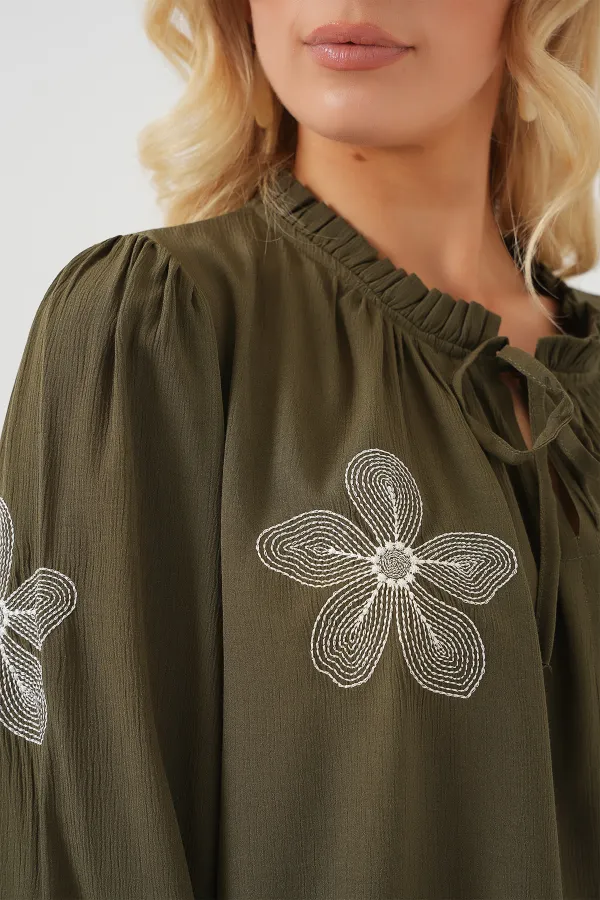 Kadın Uzun Kol Nakışlı Örme Bluz 951 - Haki