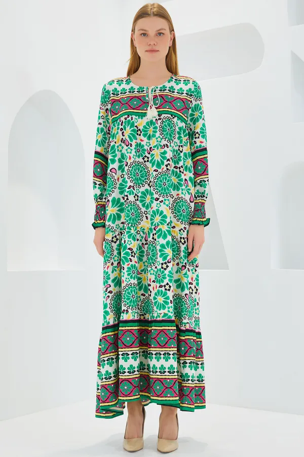 Kadın Yeşil Kırmızı Desenli Uzun Viskon Elbise 1947