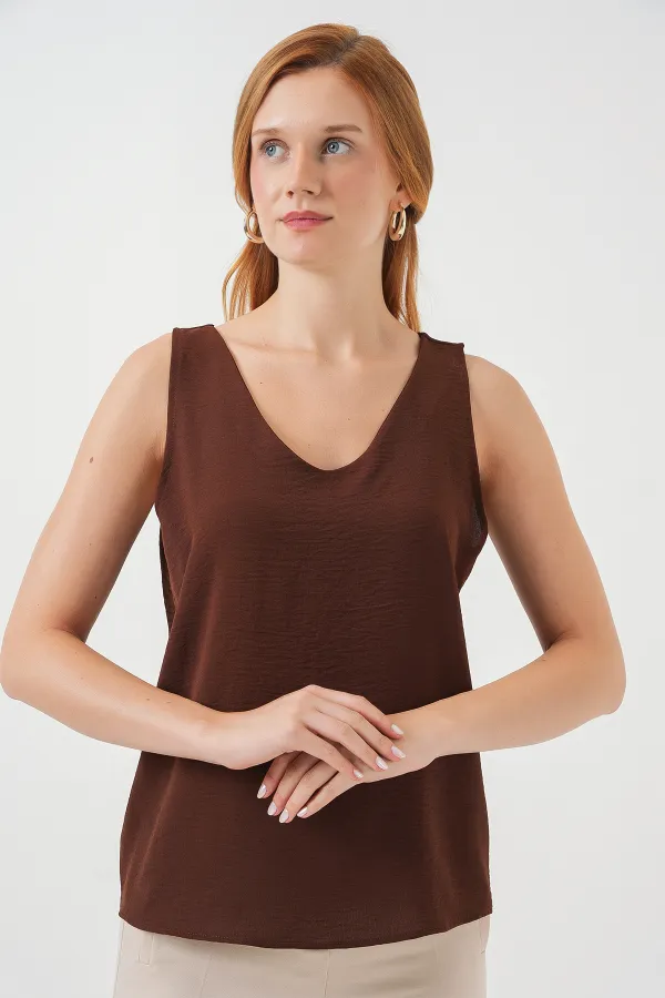 V Yaka Sıfır Kol Bluz 950 - Kahverengi