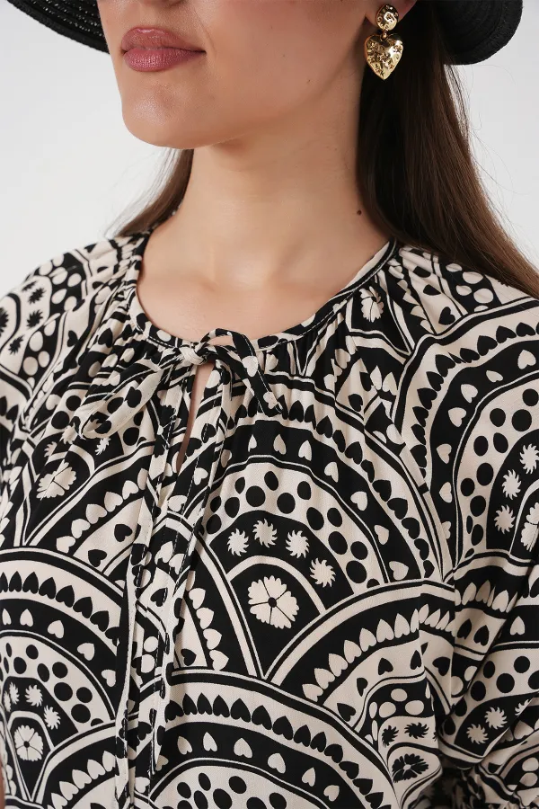 Robe à motifs à manches courtes pour femme 2553 - Noir