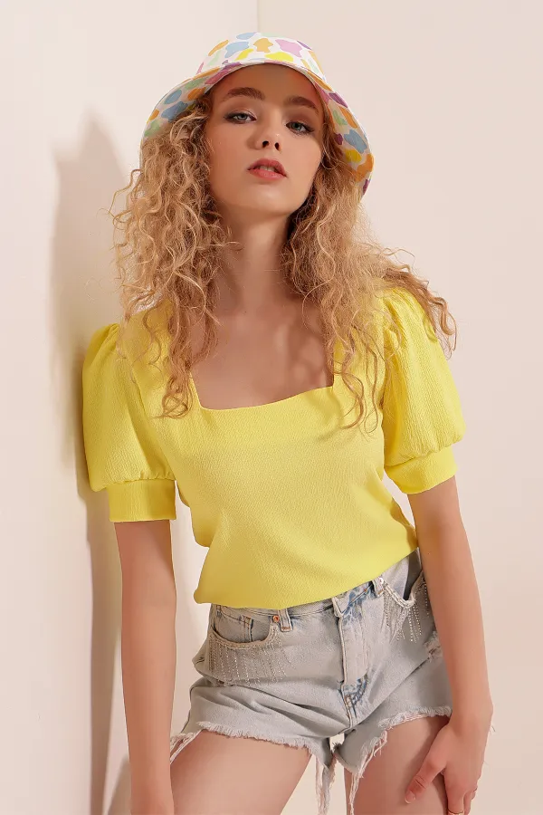 0409 Square Collar Knitted Blouse - Yellow