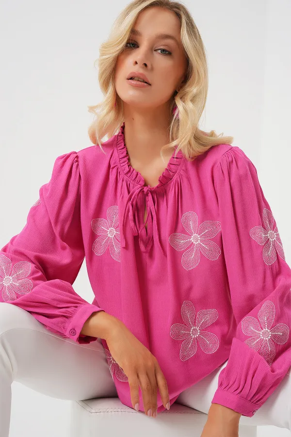 Women's Long Sleeve Embroidered Knitted Blouse 951 - Pink