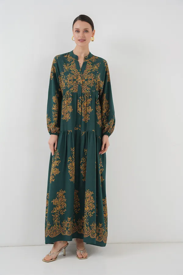 Robe hijab vert émeraude à motifs dorés 2423
