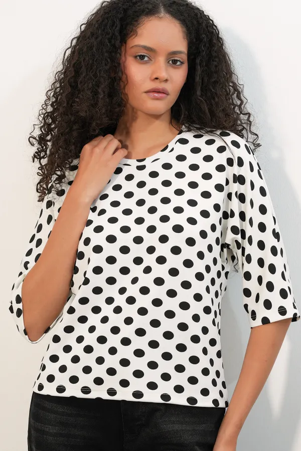 Women's Oversize Polka Dot Blouse 40020 - White Women's Oversize Polka Dot Blouse 40020 - White