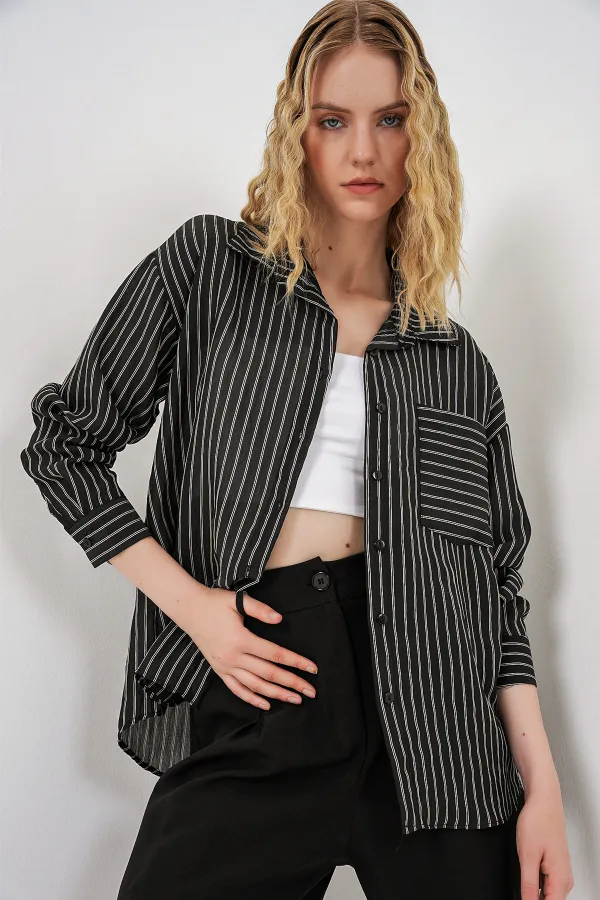 Kadın Tek Cepli Çizgili Oversize Gömlek 20375 - Siyah Kadın Tek Cepli Çizgili Oversize Gömlek 20375 - Siyah