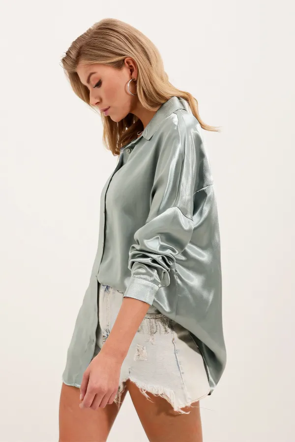 Chemise oversize en satin vert clair (réf. 3985)