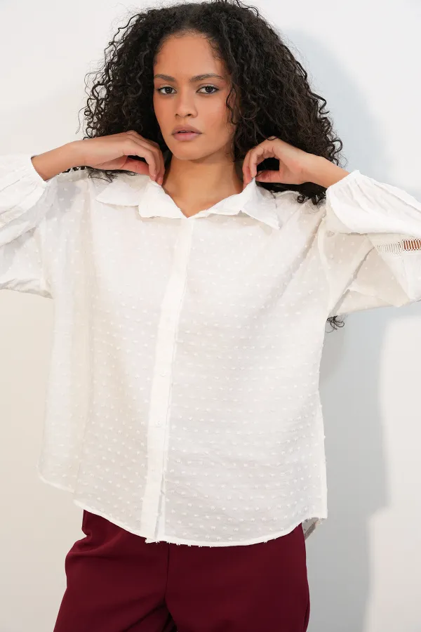 Kadın Oversize Desenli Gömlek 20379 - Beyaz Kadın Oversize Desenli Gömlek 20379 - Beyaz
