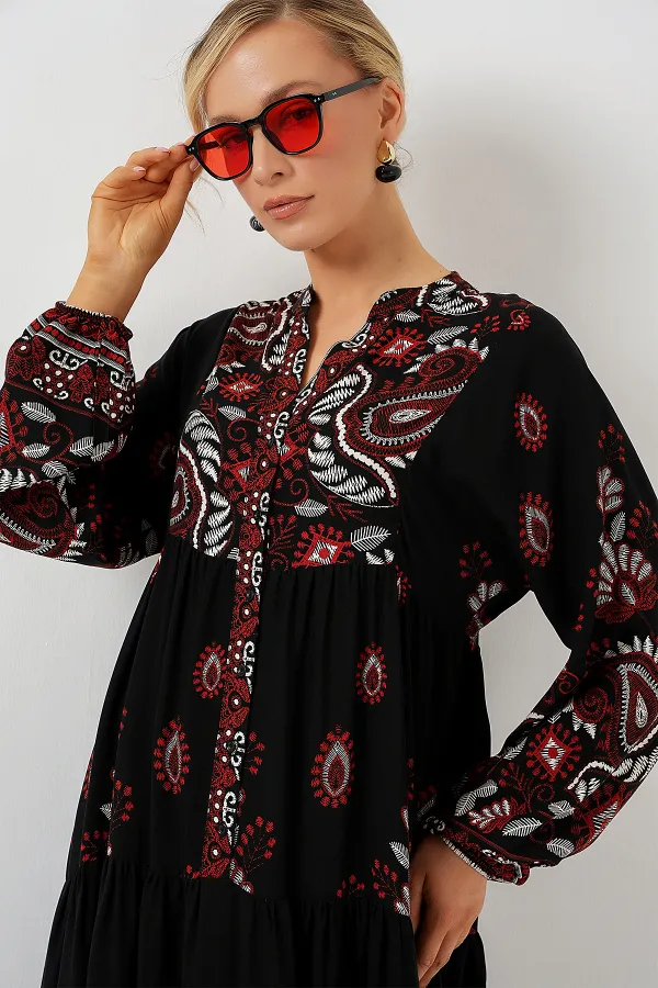 2423 Otantik Desenli Tesettür Elbise - Siyah - Bordo