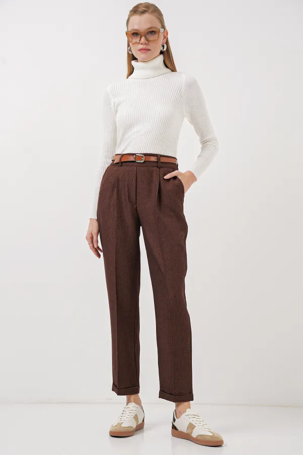 6686 Women's Pleated Belted Fabric Trousers - Brown