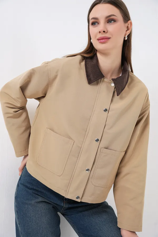 Kadın Cep Detaylı Kısa Ceket 5975 - Bisküvi