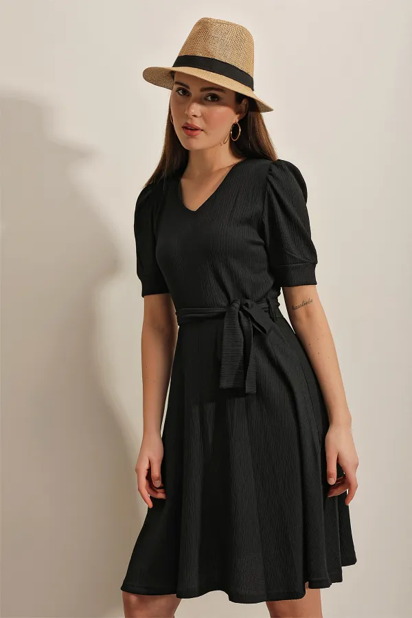2370 Belted Knitted Dress - Black