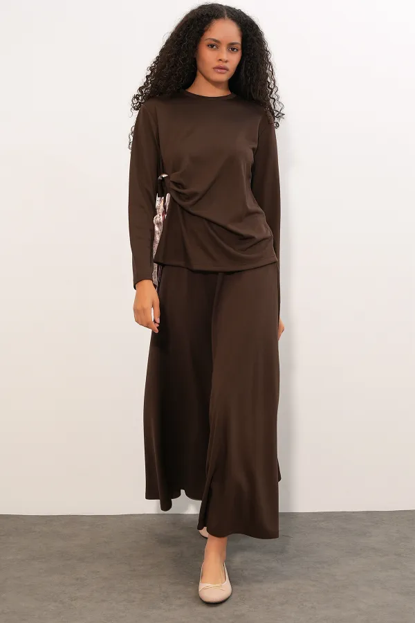 Women's Scarf Blouse and Skirt Two-Piece Set 8077 - Brown Women's Scarf Blouse and Skirt Two-Piece Set 8077 - Brown