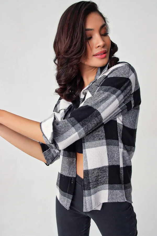 3854 Plaid Pattern Double Pocket Shirt - Black