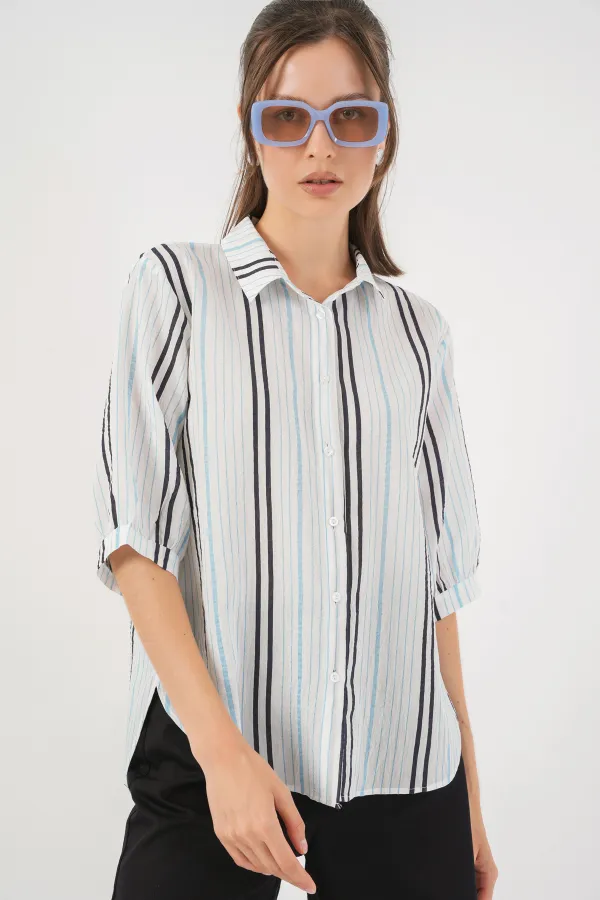 Chemise rayée à manches courtes pour femme 20345 - Bleu clair