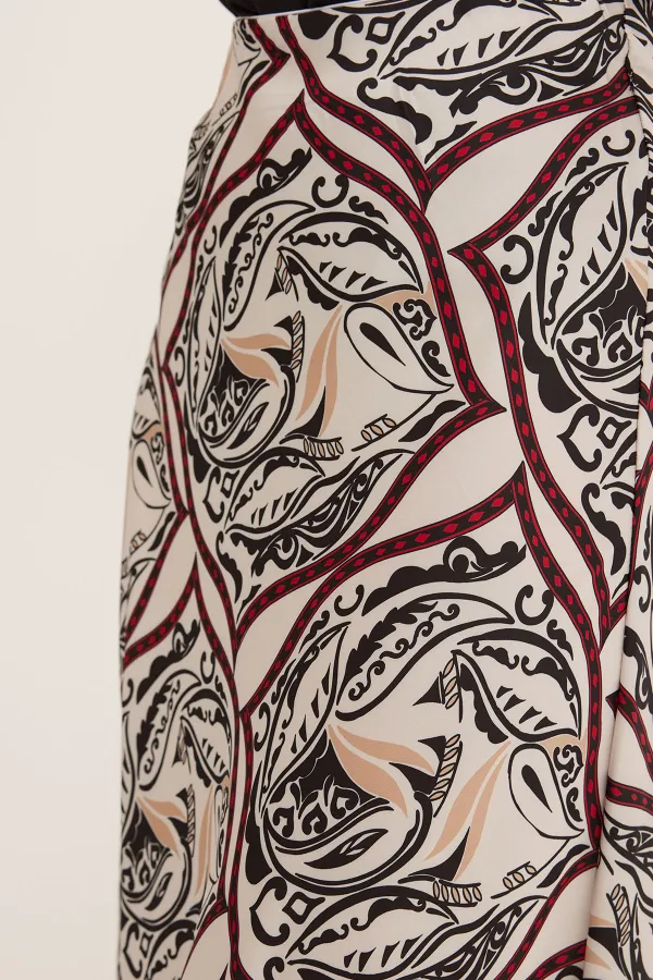 Kadın Siyah Bej Desenli Saten Etek 15877