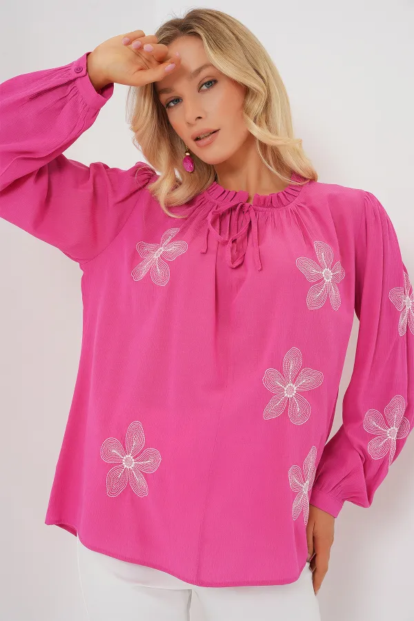 Women's Long Sleeve Embroidered Knitted Blouse 951 - Pink