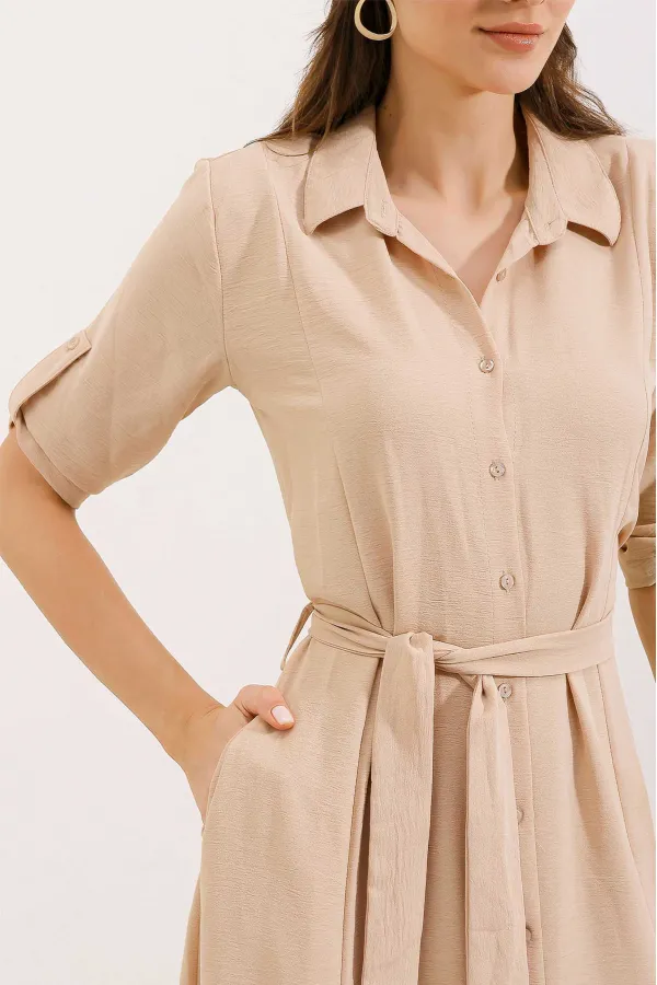 Robe-chemise beige ceinturée pour femme 2442