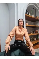 Chemisier court en satin marron