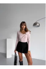 Chemisier drapé orné d'accessoires - Beige