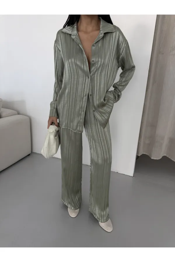 Costume en satin à rayures 2519 - Vert