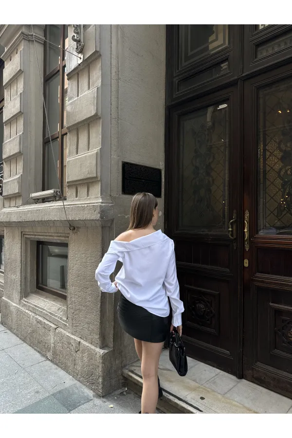 Kayık Yaka Gömlek - Beyaz