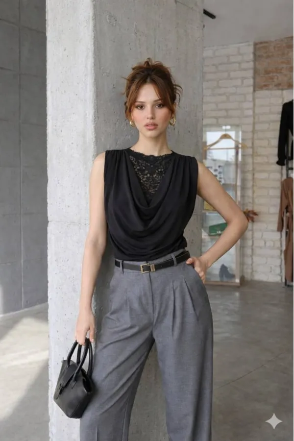 Dantel Detay Dökümlü Bluz - Siyah