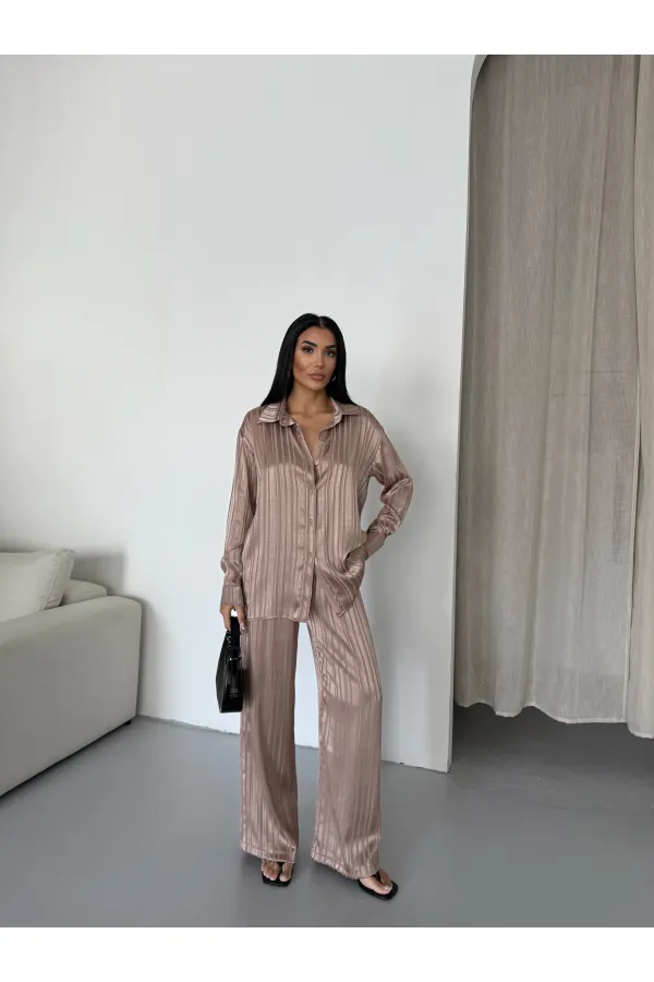 Costume en satin à rayures 2519 - Marron