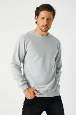 Sweat-shirt gris basique à col rond pour homme 
