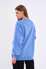 Sweat-shirt basique oversize en coton bleu pour femme, col rond.