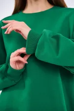 Sweat-shirt basique oversize en coton vert pour femme, col rond.