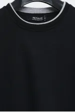 Sweat-shirt noir à col rond double pour homme, coupe décontractée standard, orné d'un imprimé.