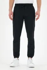 Siyah Erkek Eşofman Altı Etiketli Arka ve Yan Cepli Regular Fit Lastik Paça