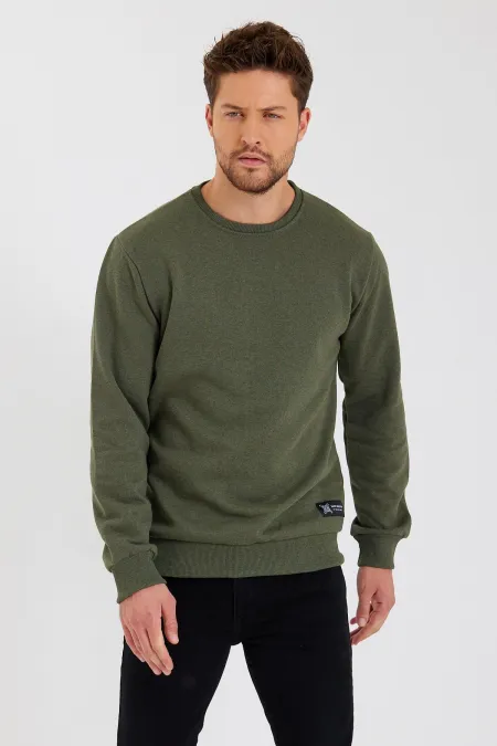 Sweat-shirt à col rond pour homme, avec étiquette détaillée et doublure en coton.