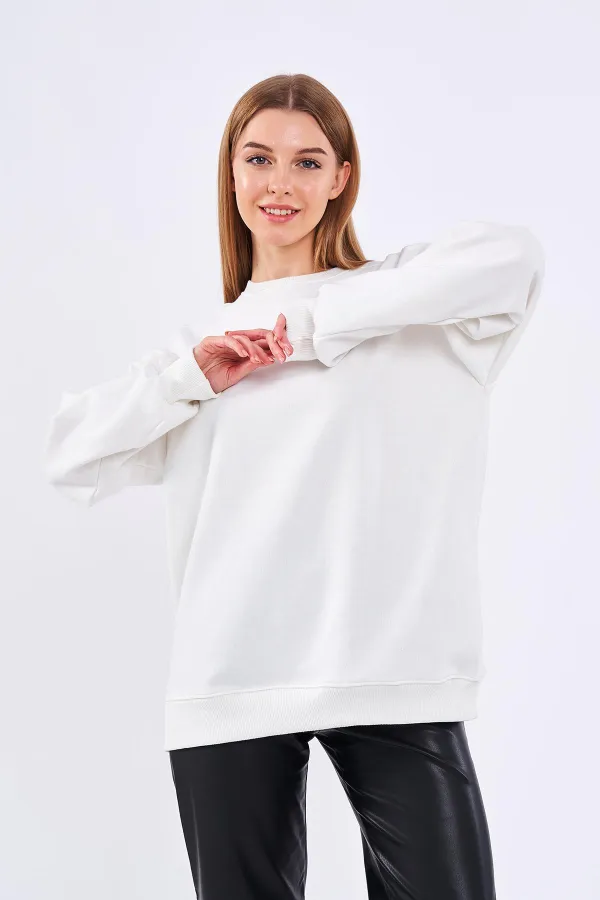 Sweat-shirt basique oversize en coton blanc cassé pour femme, col rond.