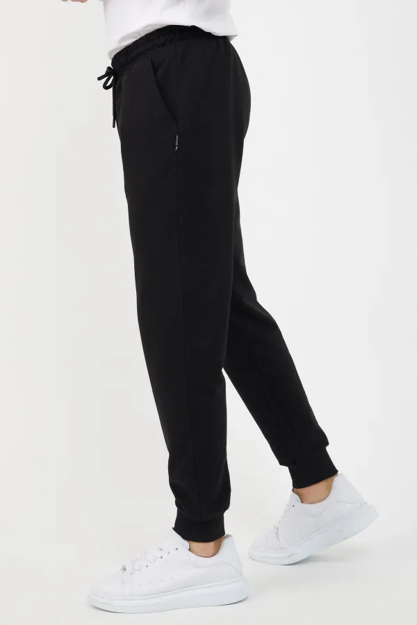 Erkek Regular Fit Rahat Kesim Beli Bağcıklı Jogger Cepli Lastikli Paça Siyah Eşofman Altı
