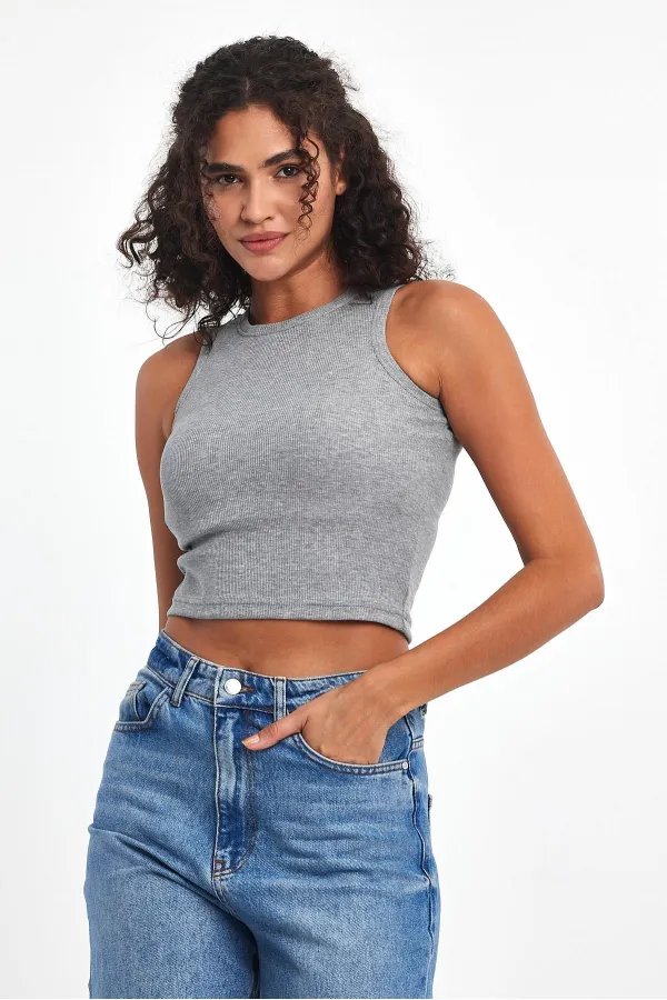 Kadın Gri Fitilli Görünümlü Askılı Kalın Esnek Örme Basic Crop Atlet