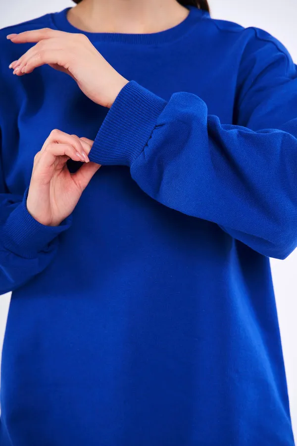 Sweat-shirt basique oversize en coton pour femme de Saks, col rond.