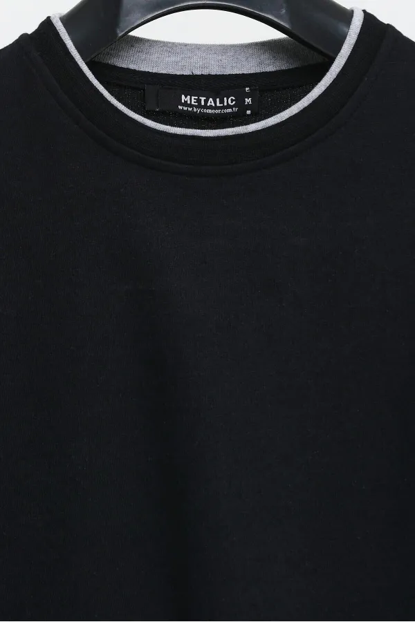 Sweat-shirt noir à col rond double pour homme, coupe décontractée standard, orné d'un imprimé.