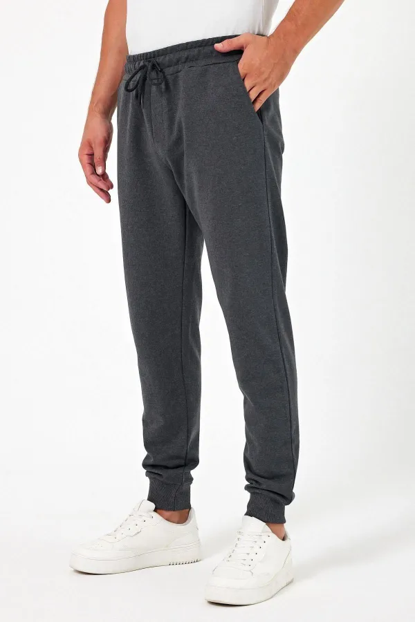 Pantalon de jogging épais noir anthracite pour homme (lot de 2), avec poches arrière, chevilles élastiquées, coupe classique, sans armature.