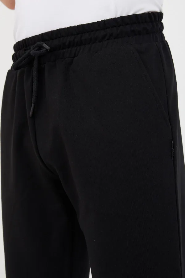 Erkek Regular Fit Rahat Kesim Beli Bağcıklı Jogger Cepli Lastikli Paça Siyah Eşofman Altı