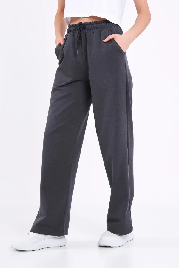 Kadın Mevsimlik Salaş Geniş Rahat Paça Yan Cepli Siyah Eşofman Altı