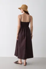Robe en popeline marron avec détail à la taille - 2001